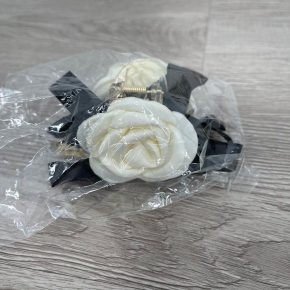 Camellia Flower Hair Clip Black Ribbon Bow Claw Clip 4" Elegant Designer - NEW - Picture 6 of 9